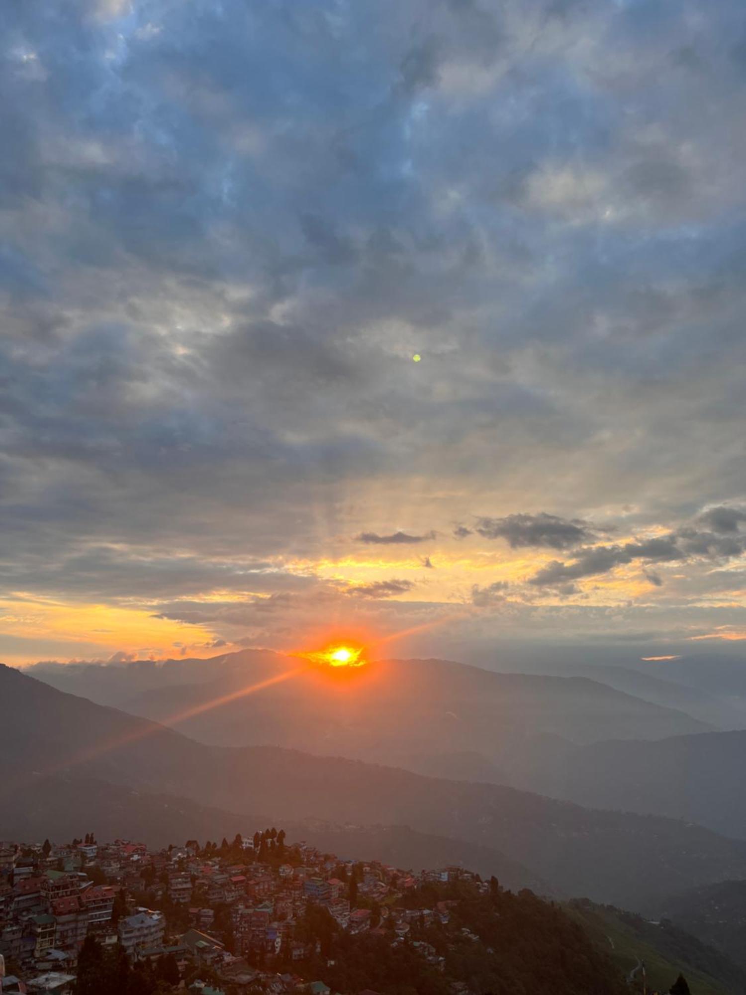 Eagle'S Nest Homestay ダージリン エクステリア 写真